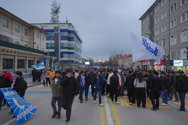 Erzurumspor 5 yıl sonra yeniden Süper Lig’de! - Resim: 0