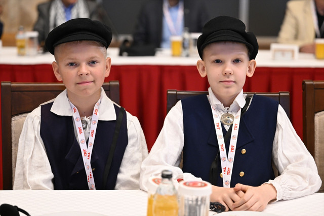 TBMM Başkanı Kurtulmuş, Meclis'te d&uuml;nya &ccedil;ocuklarını kabul etti - Resim: 3