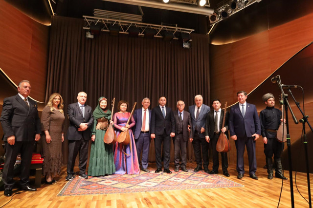 Bakü’de âşıklık geleneğine büyük vefa: Şenlik ve alesker iki görkemli programla anıldı - Resim: 1