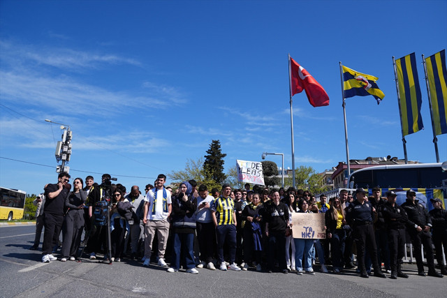 Domenico Tedesco, Fenerbahçeli futbolcularla vedalaştı - Resim: 0
