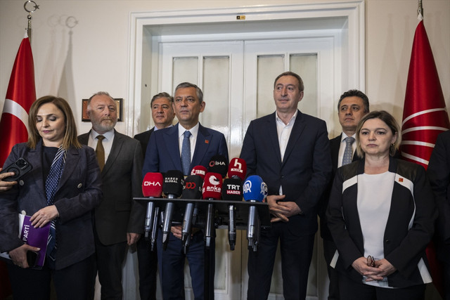 CHP TBMM Grup Başkanı Özel, DEM Parti heyeti ile görüştü - Resim: 1