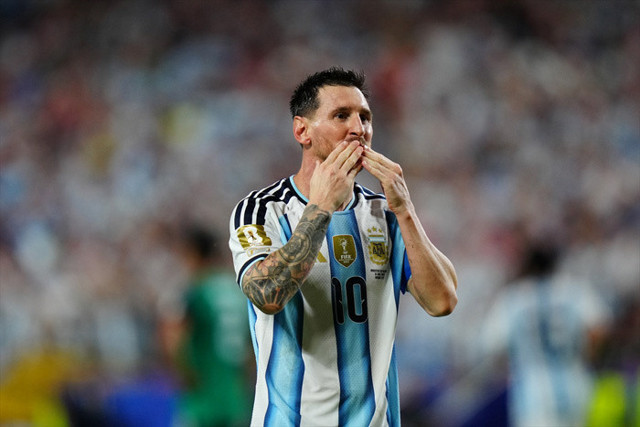 Linoel Messi ilk maçta şov yaptı Dünya Kupası tarihinin en çok gol atan iki oyuncusundan biri oldu - Resim: 1