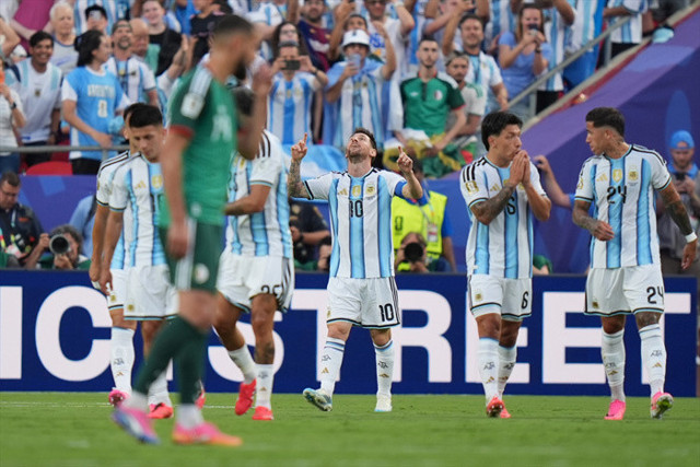 Linoel Messi ilk maçta şov yaptı Dünya Kupası tarihinin en çok gol atan iki oyuncusundan biri oldu - Resim: 2