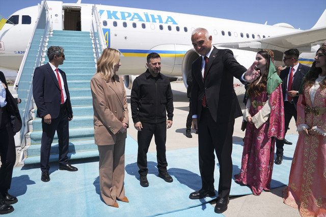 Ukrayna Devlet Başkanı Zelenskiy Ankara'ya geldi - Resim: 0