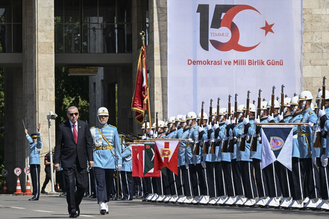Cumhurbaşkanı Erdoğan: FETÖ ile mücadelede gardımızı düşürmeyeceğiz - Resim: 1