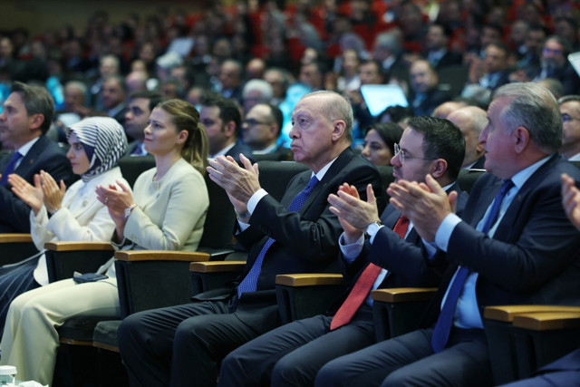 Cumhurbaşkanı Erdoğan'dan Ahbap çıkışı! "Fırsatçılık yapanlar adalete hesap veriyor" - Resim: 0