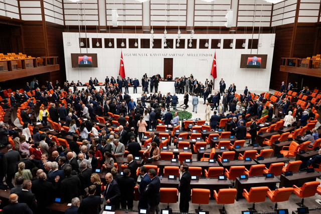 Çerçeve Yasa oylamasına katılmayan AK Partili vekiller belli oldu! - Resim: 0
