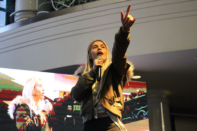 Aleyna Tilki'nin imdadına annesi yetişti - Resim: 1