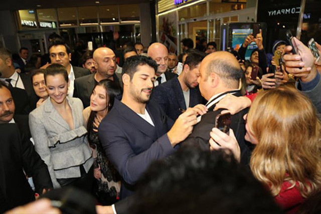 Kardeşim Benim 2 galasınında usta oyuncuya büyük saygısızlık - Resim: 3