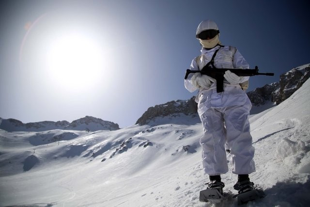 Komando adaylarının zorlu eğitimi - Resim: 2