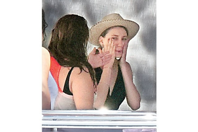 Serenay Sarıkaya ve Kerem Bürsin'den iyiyiz pozu! - Resim: 4