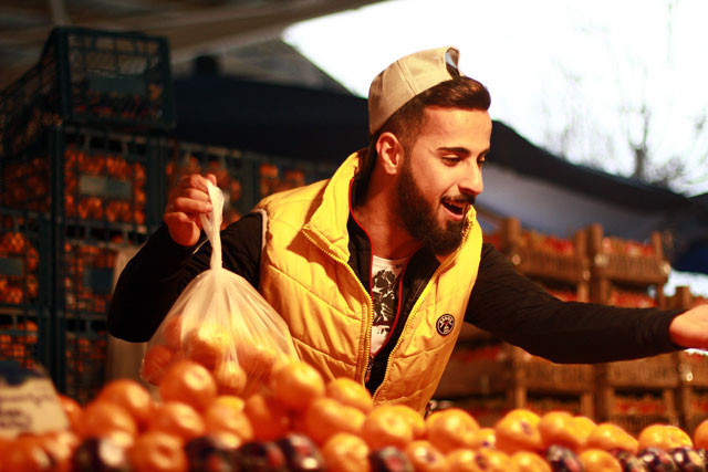İşte mandalinacı Veysel'in rekor kıran ilk klibi - Resim: 1