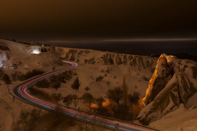 Karlarla kaplanan Peri Bacaları  büyüledi - Resim: 1