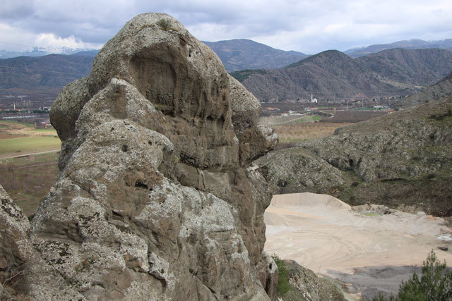Bir yanı insan kafası diğer yanı ise canavar! Görenler şoke oldu - Resim: 3