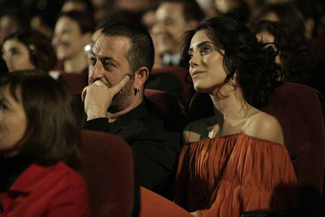 Cansu Dere ile Engin Akyürek aşk mı yaşıyor ilk açıklama geldi - Resim: 1