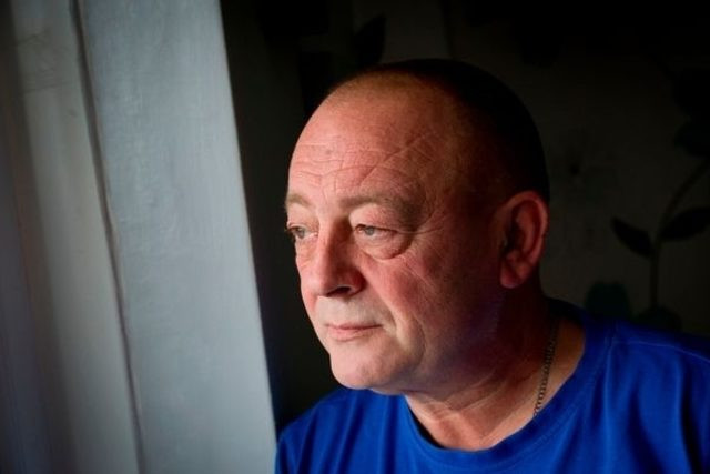 Adam internette tanıştığı adamla otele gitti sonra onu üzerinde buldu ve... - Resim: 1