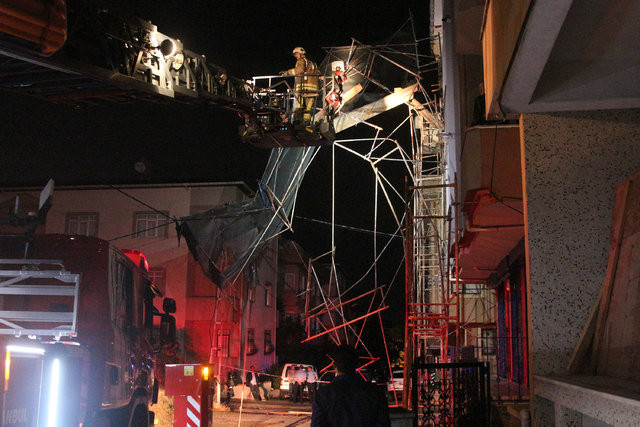 İstanbul'daki sağanak yağış yüzünden ev ve iş yerlerini su bastı - Resim: 4