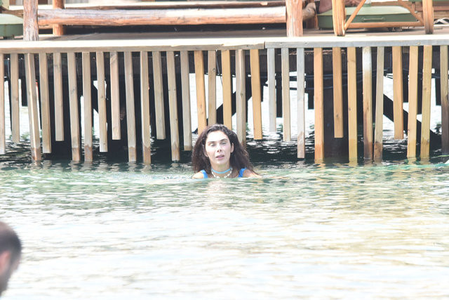 Futbolcu eşinden tek celsede boşandı soluğu Bodrum'da aldı! - Resim: 4