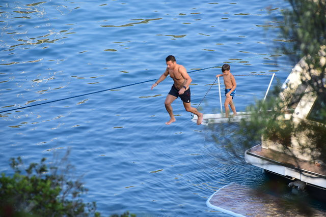 Mustafa Sandal çocuklarıyla Bodrum'da tatil sefasında! - Resim: 3