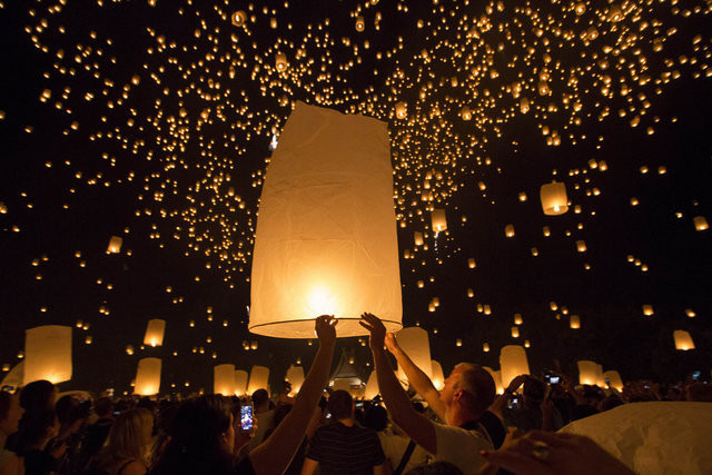 Milyonlarca kişi Krathong'u kutladı - Resim: 1