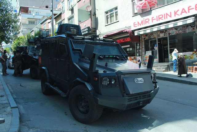 Okmeydanı'nda terör operasyonu! TEM kuş uçurmadı - Resim: 2