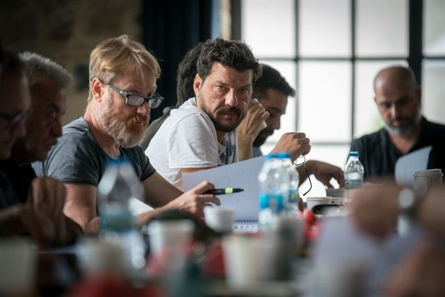 Çukur'un yıldızından yeni proje için yeni imaj! Aras Bulut İynemli dikkatleri üzerine çekti - Resim: 2