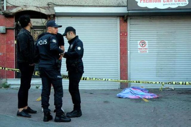 Bir babanın en acı anları! Kaldırıma çöküp uzun süre gözyaşı döktü - Resim: 3