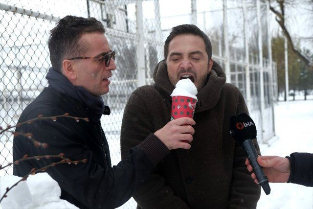 Ahmet Kural ve Murat Cemcir kar topu savaşında herkesi kahkahaya boğdular! - Resim: 4