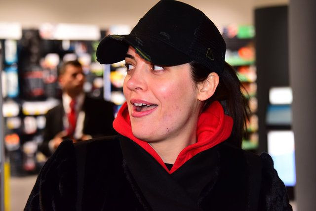 'Nefes alsın yeter' açıklaması olay oldu İrem Sak makyajsız yakalandı - Resim: 3