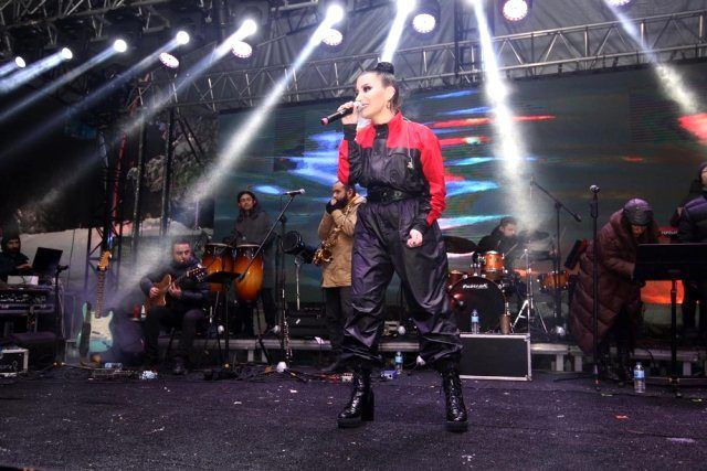 İrem Derici'nin konserdeki küfrü olay! Herkes tepki gösterdi Bülent Ersoy destek çıktı - Resim: 1