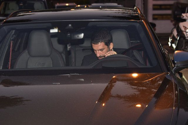 Arda Turan milyonlarca liralık özel tasarım aracıyla görüntülendi lüks aracı olay - Resim: 2