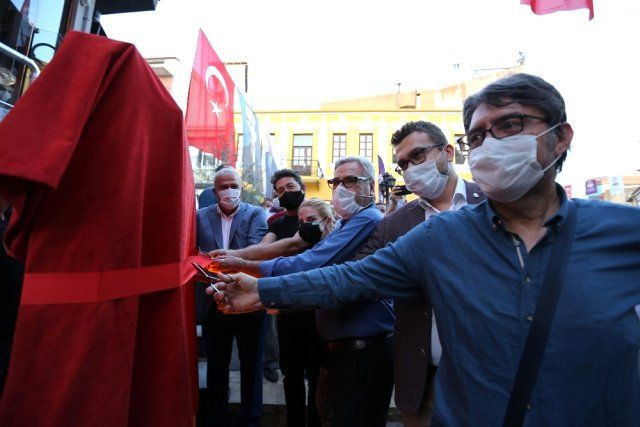 Emre Kınay Buket Dereoğlu ile aynı karedeydiler Aydın'lı muhtar pozitif çıktı - Resim: 2