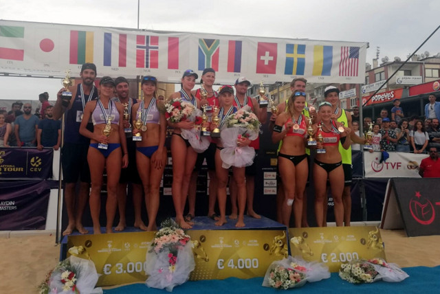 Aydın'da düzenlenen Plaj voleybolu turnuvasında Polonya şampiyon! - Resim: 0