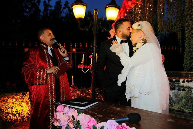 Murat Akıncı mesleği ne Zerrin Özerr'i hasta eden eşi kimdir? - Resim: 1