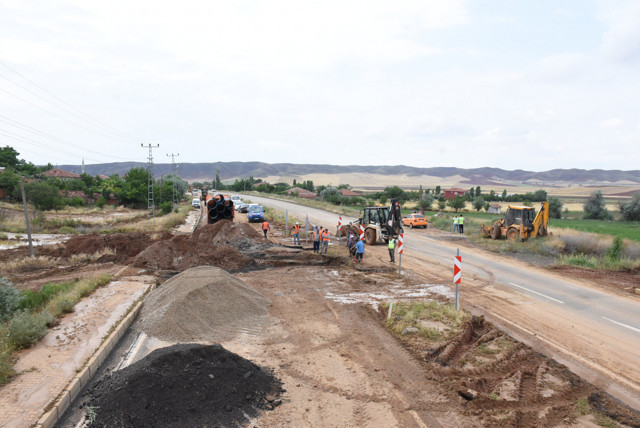 Selde kapanan Kırıkkale-Samsun karayolu trafiğe açıldı - Resim: 1