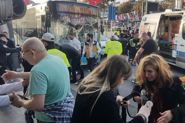 Beşiktaş'ta durağa dalan şoförün videosu: Öldürün beni - Resim: 0