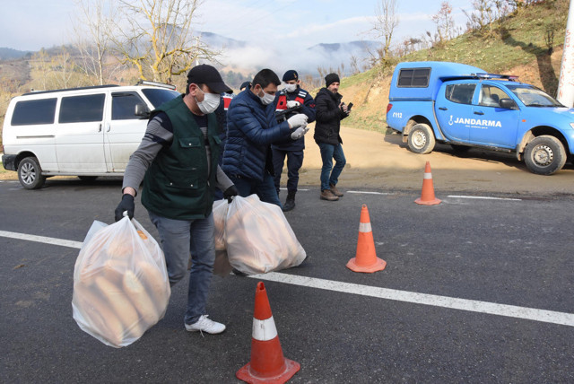 Kütahya'nın karantinadaki Yeşildere köyünde 43 kişiye de ev karantinası - Resim: 2