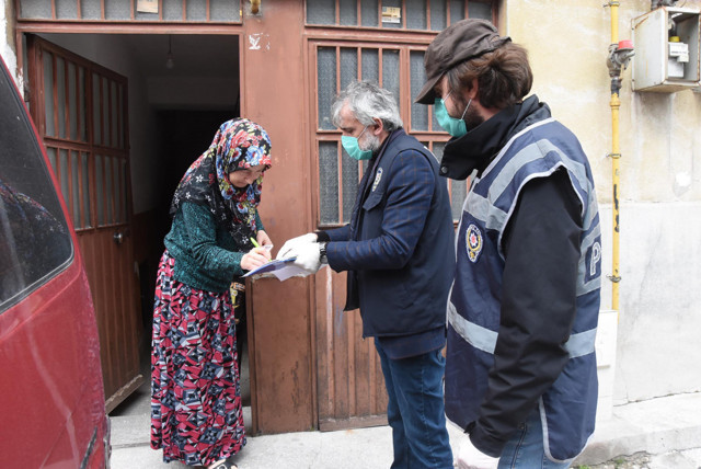 Kütahya'da sosyal yardımlar ailelerle buluşmaya başladı - Resim: 1