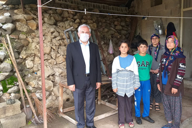 Küçük Didem'in babası için ağlayarak yardım istediği video ses getirdi - Resim: 0