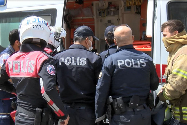 Kağıthane'de intihar girişimindeki genci polis ikna etti - Resim: 1