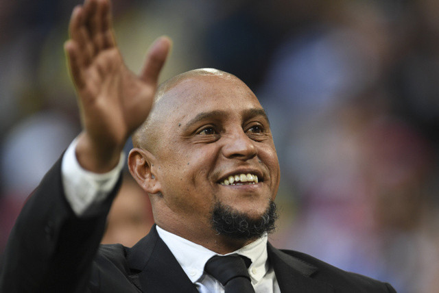 Fenerbahçe'de Roberto Carlos bombası! Efsane geri mi dönüyor - Resim: 0