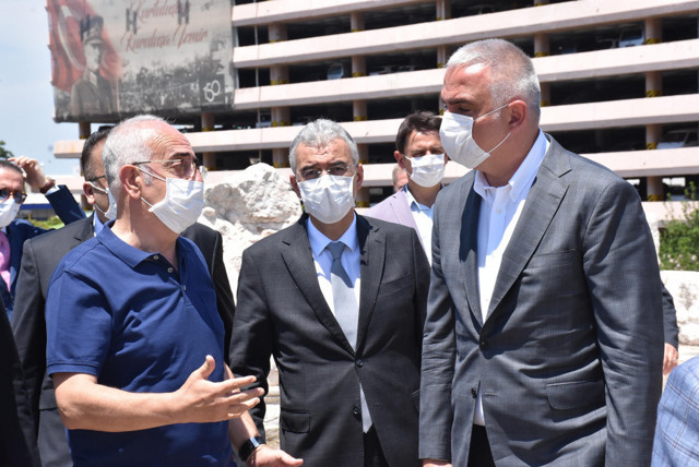Bakan Mehmet Nuri Ersoy'dan 'Ege Turizm Merkezi- Çeşme Projesi' açıklaması - Resim: 1