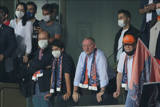 Göksel Gümüşdağ'dan siyaset destek veriyor iddiasına tepki: Allah'ından bulsunlar - Resim: 0