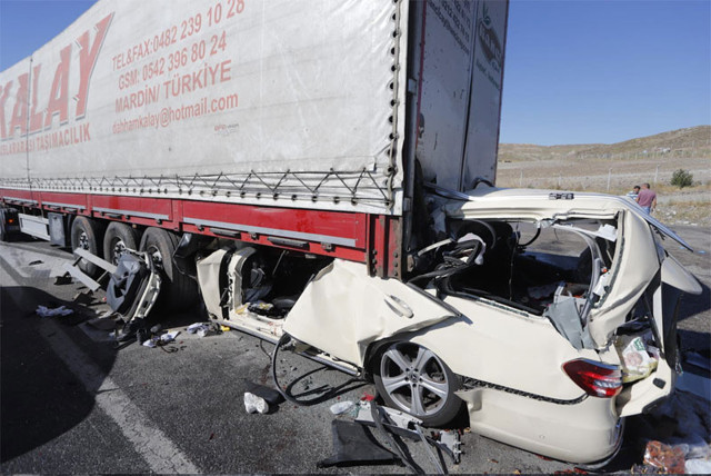 Ankara-Konya karayolunda feci kaza! Gurbetçi aile yok oldu: 5 ölü - Resim: 1