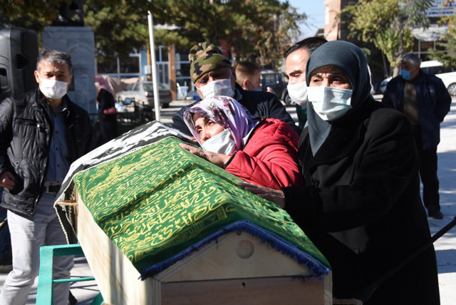 İzmir’deki depremde ölen Ramazan Ateş'in eşi Sevil Ateş de hayatını kaybetti - Resim: 1