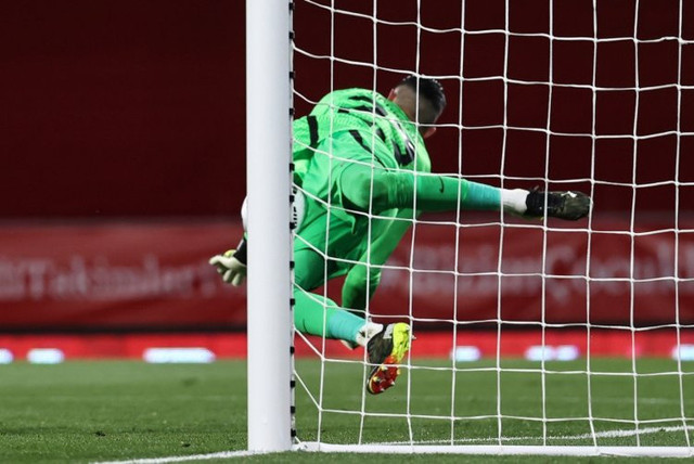 Yusuf Yazıcı'dan Uğurcan Çakır'a penaltı taktiği: Sonuna kadar bekle kanka - Resim: 2