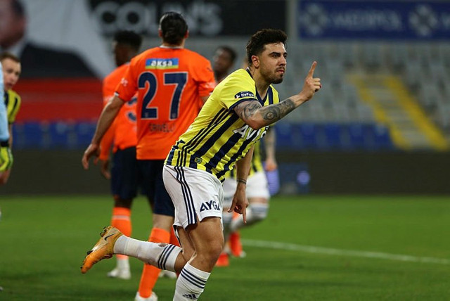 Fenerbahçe'de satılacak tek isim Ozan Tufan! Emre Belözoğlu ile yola devam - Resim: 0