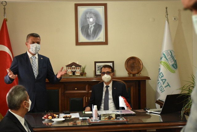 Bakan Dönmez: Yerin altındaki ekonomik varlıkları yerin üstüne çıkaracağız - Resim: 0