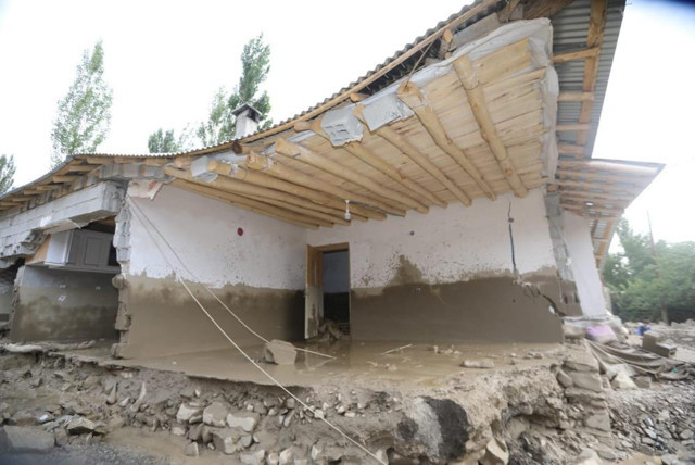 Van Başkale'de sel felaketi! Onlarca yapı yıkıldı bir kadın son anda kurtarıldı - Resim: 0