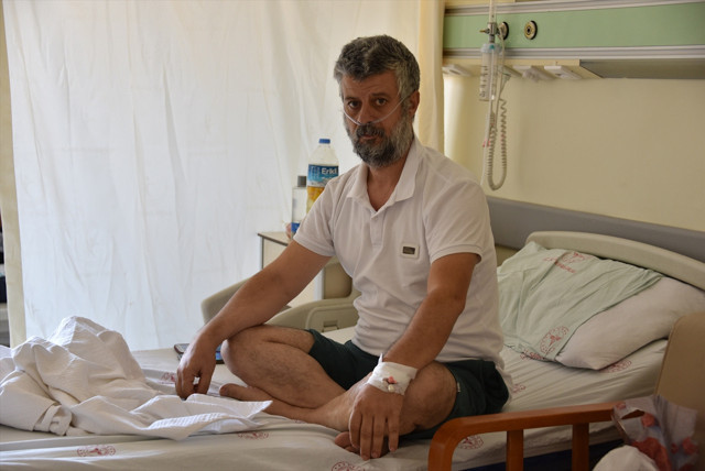 Aşı olmayan Covid-19 hastaları pişmanlıklarını anlattı: '2 iğne olacakken şimdi 52 iğne yiyorum' - Resim: 0